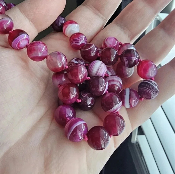 Natural Agate Rasberry Pink String of Beads Necklace Fuchsia Bead  18" - Picture 4 of 4